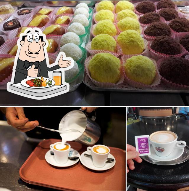 La foto di cibo e bevanda da Bar pasticceria ‘900