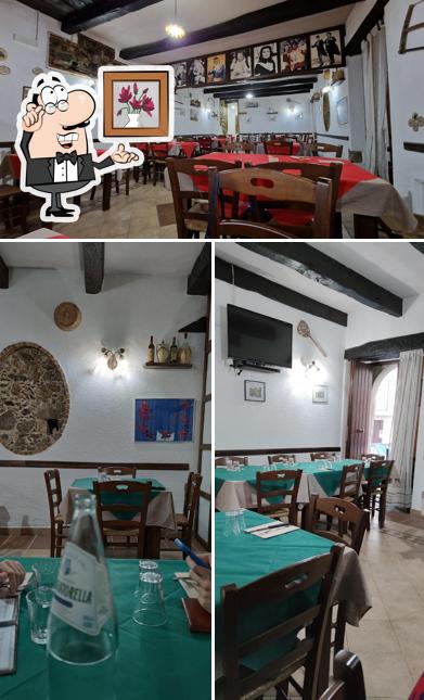 Dai un'occhiata agli interni di La Taverna Di Pepe