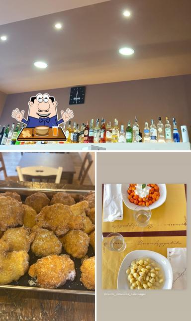 La cibo e interni del ristorante