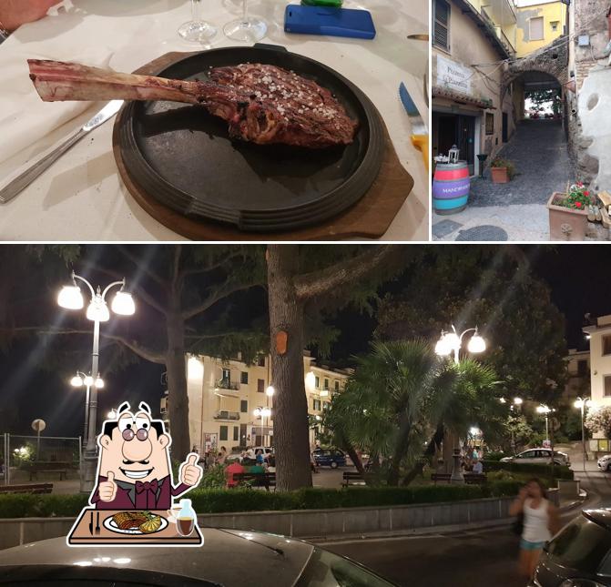 Ordina i un pasto a base di carne a Trattoria La Piazzetta