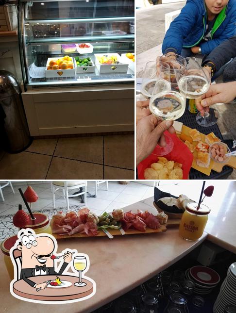 Cibo al caffe del corso