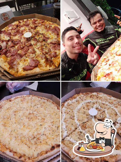 No Sr. Forneria Pizzas Marambaia, você pode degustar pizza