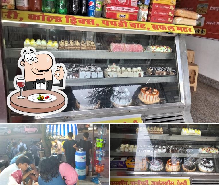 Food at shree pandit delhi best chat & bakery in udaipur