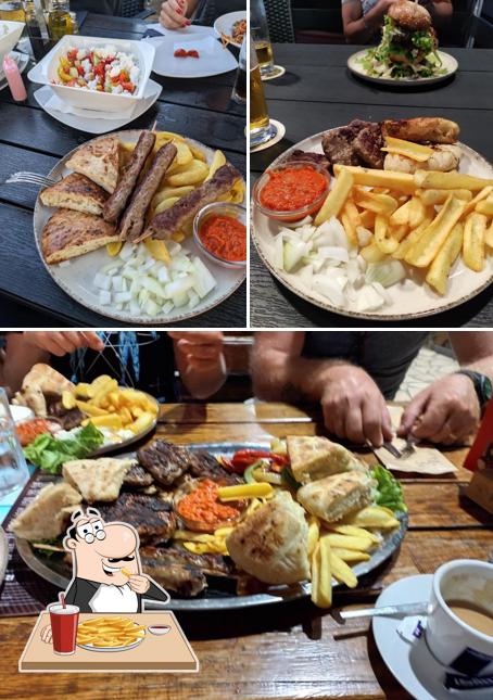 Patatine fritte al Deluxe grill and pancakes bar