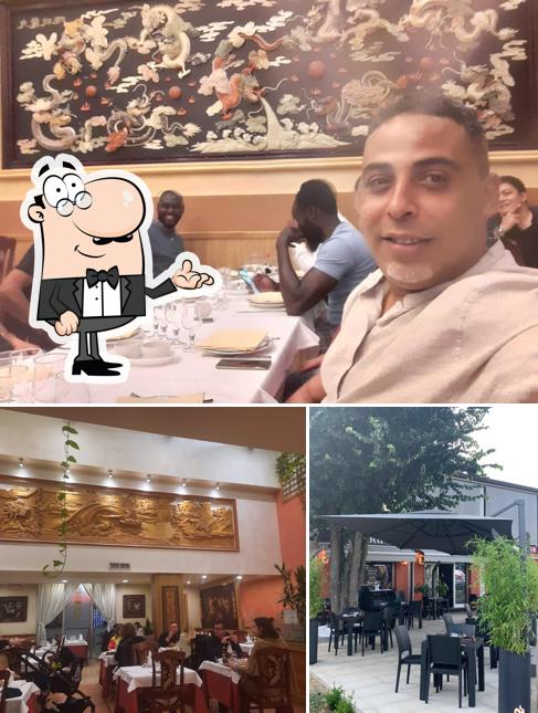 La immagine di interni e tavolo da pranzo da Asia