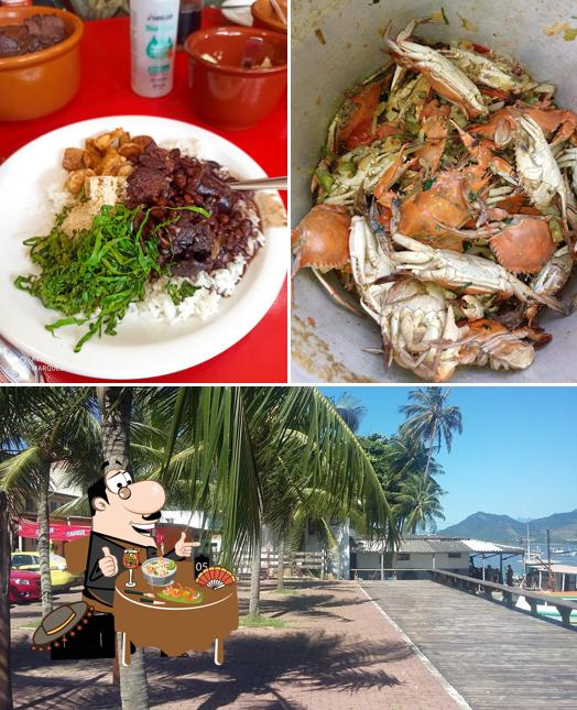 A comida e exterior do restaurante