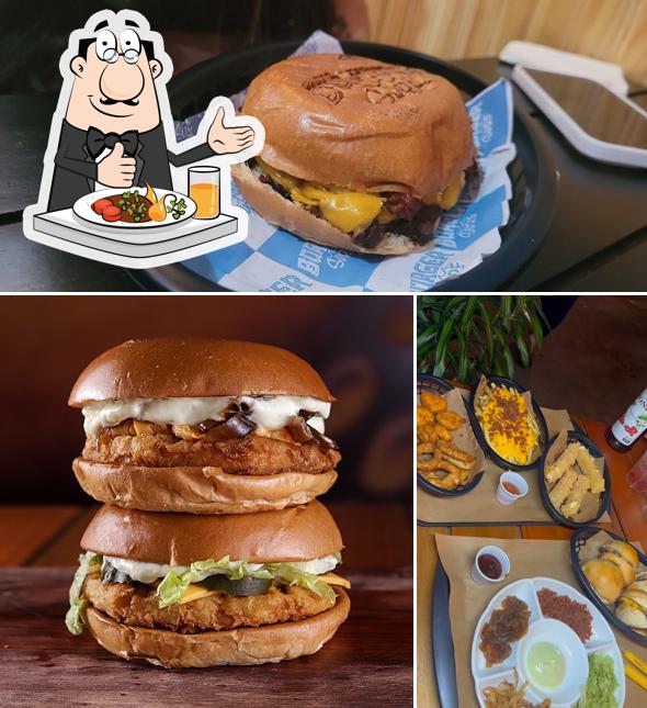 Comida em Burger Surf