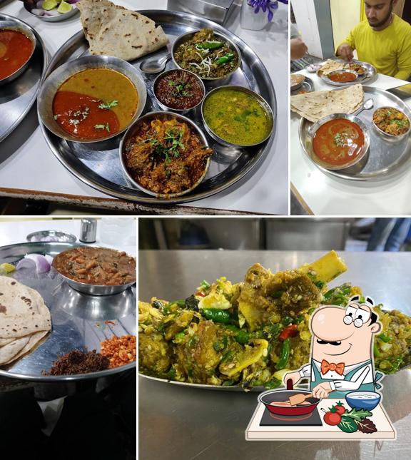 Chicken curry at Bhujbal Bandhu Hotel Apulki (Baner branch)