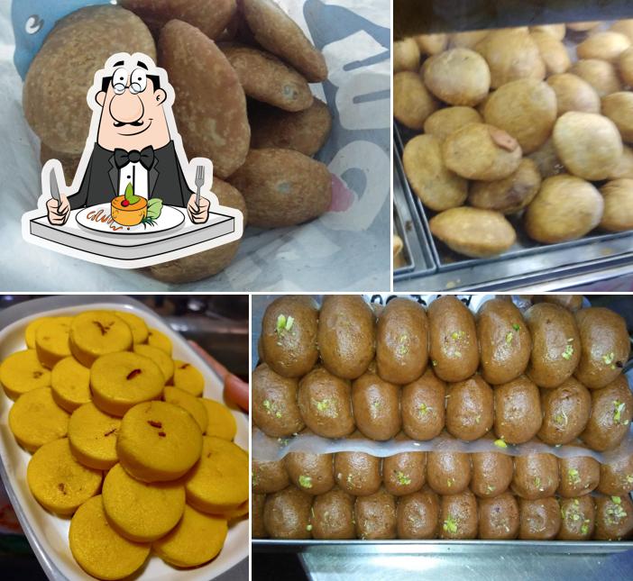 Food at Badri Halwai Khatri Namkeen