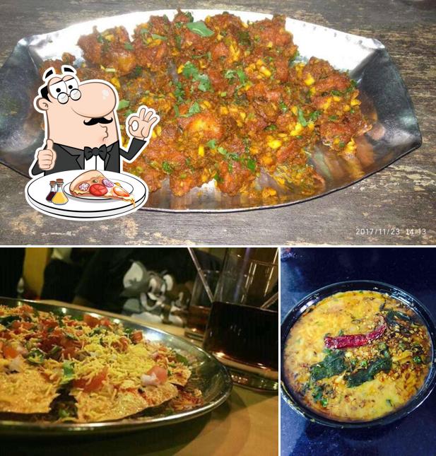 Pick pizza at Maitri Bar Thane