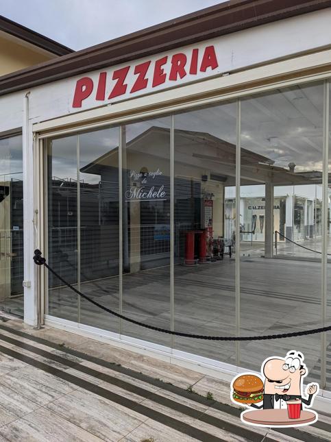 Ordina un hamburger a Pizza Al Taglio Da Michele