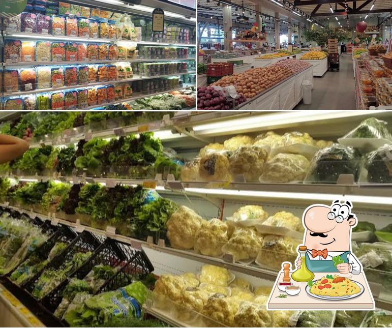 Platos en Oba Hortifruti Farm - Mercado, Frutas, Verduras, Legumes, Açougue e Adega