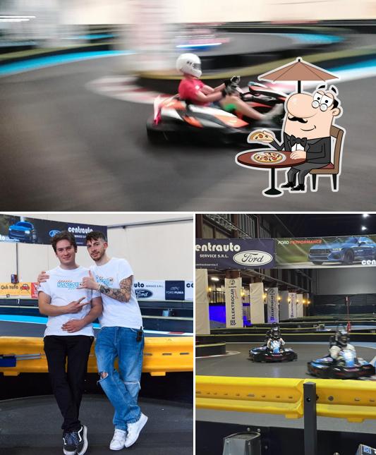 Puoi goderti l'aria fresca dal dehors di Hangar 42