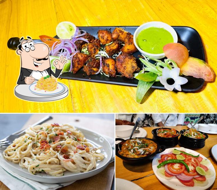 Spaghetti carbonara at Midway Restaurant & cafe