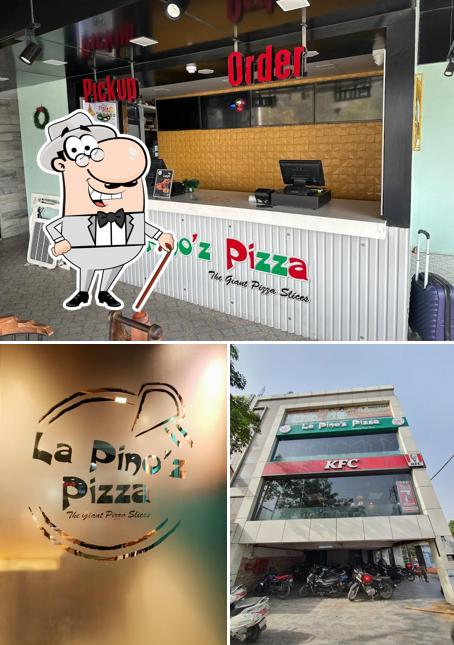The picture of exterior and interior at La Pino'z Pizza (Pili Kothi Moradabad)
