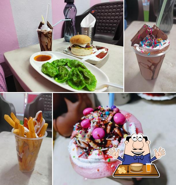 Momos & Eskimos cafe