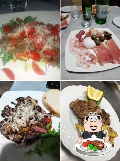 Ordina i un pasto a base di carne a La casareccia ristorante pizzeria