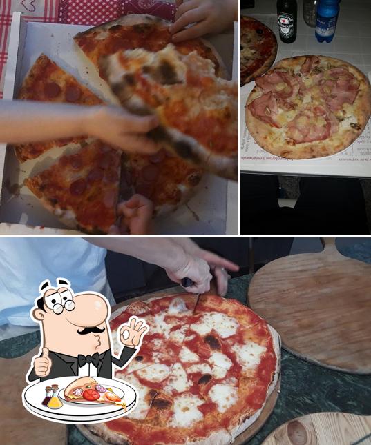 Scegli tra le molte varianti di pizza
