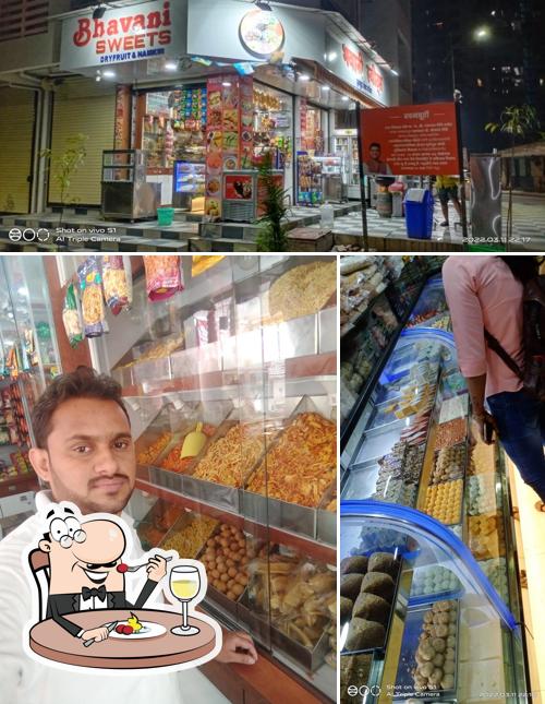 Food at Chandraprakash Apartment, Bhawani sweets thakurli