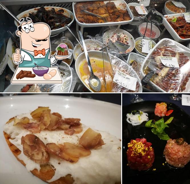 Il Pesce Fuor D'Acqua serve un'ampia selezione di dolci