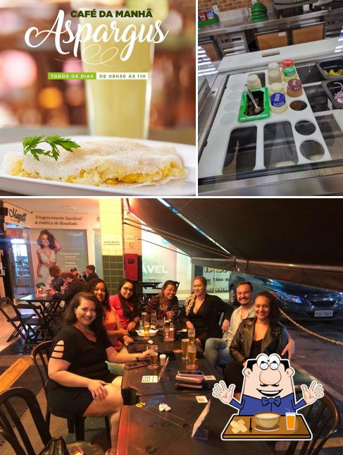 A imagem da comida e interior no Subway