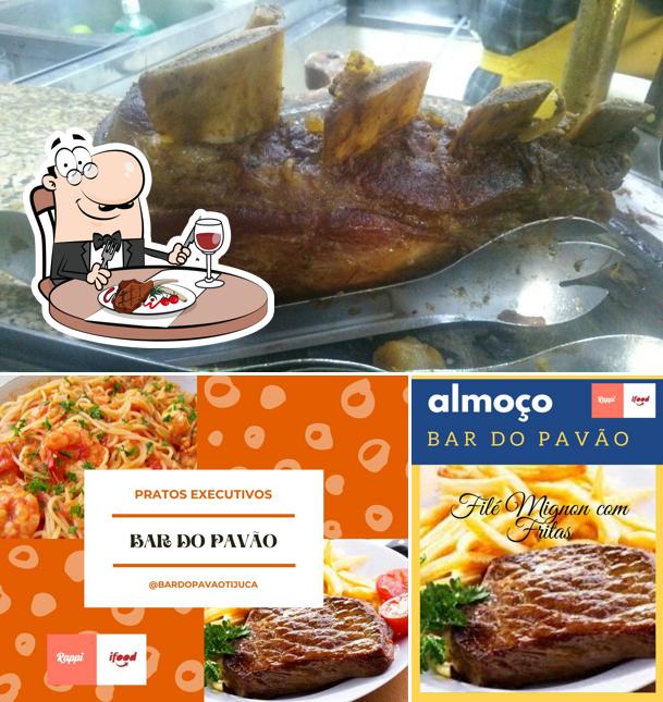 Peça pratos de carne no Bar do Pavão