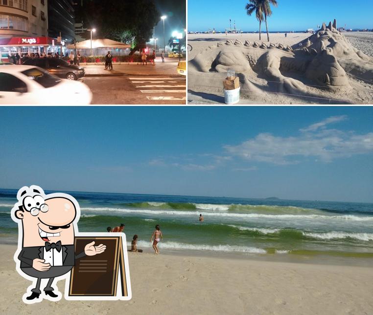 Você pode espairecer no na área externa do MAB'S