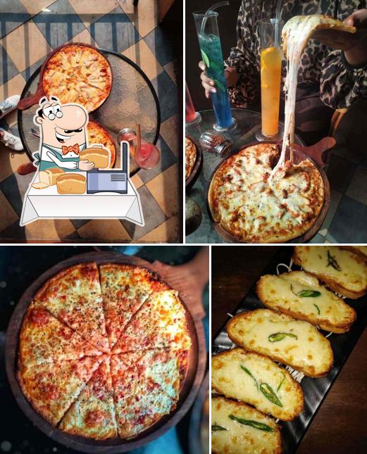 Garlic bread at Cheenos