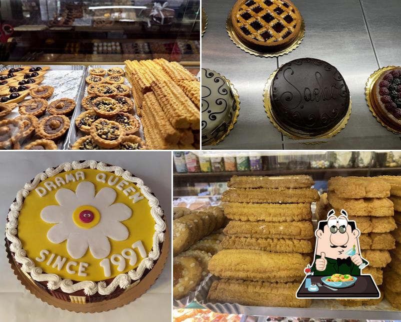 Platti al Bar Pasticceria Pettiti