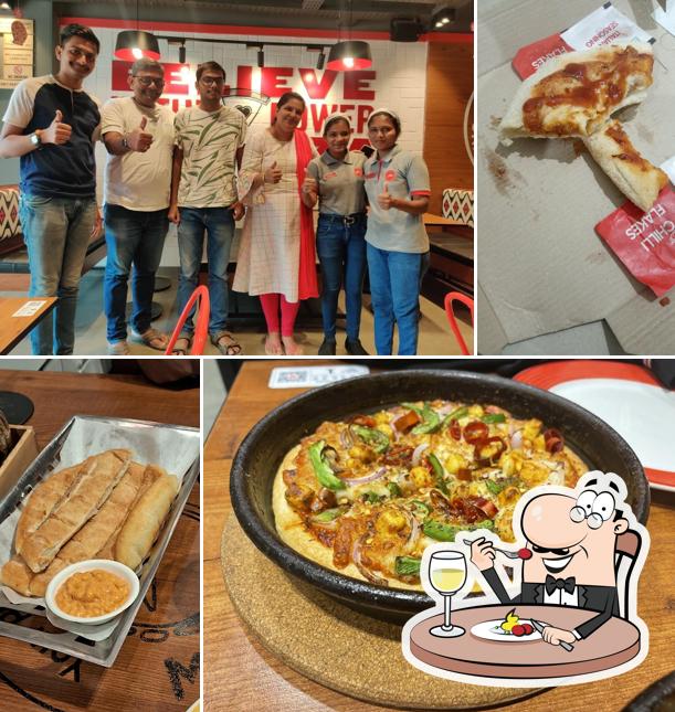 Meals at Pizza Hut College Road, Hospet