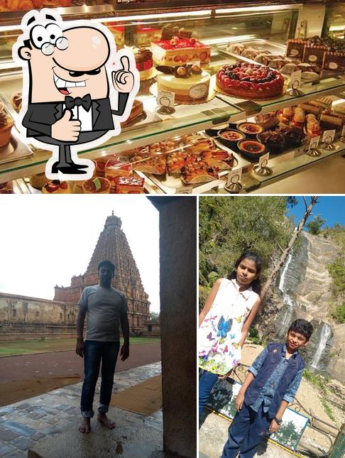 Chola Bakery and Sweets