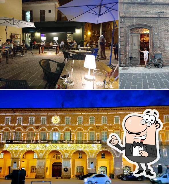 Vicolo Marte si caratterizza per la esterno e interni