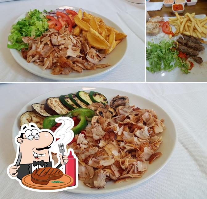 Ordina i piatti di carne a Famiglia Kebab Pizzeria Grill