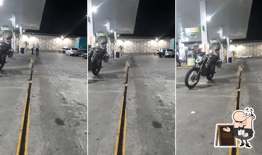 Descubra a parte externa do Posto Petrobras