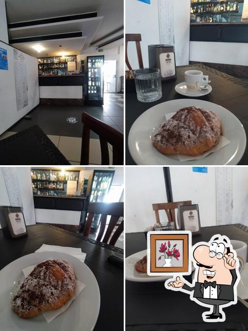 Siediti a un tavolo di Dancing Zia Maria