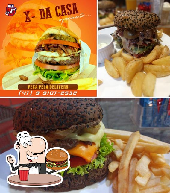 Big Lanches Cheffe's serve uma escolha de opções para os amantes dos hambúrgueres