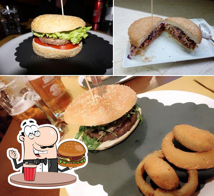 Ordina un hamburger a Fabbrica di Pedavena Mirano