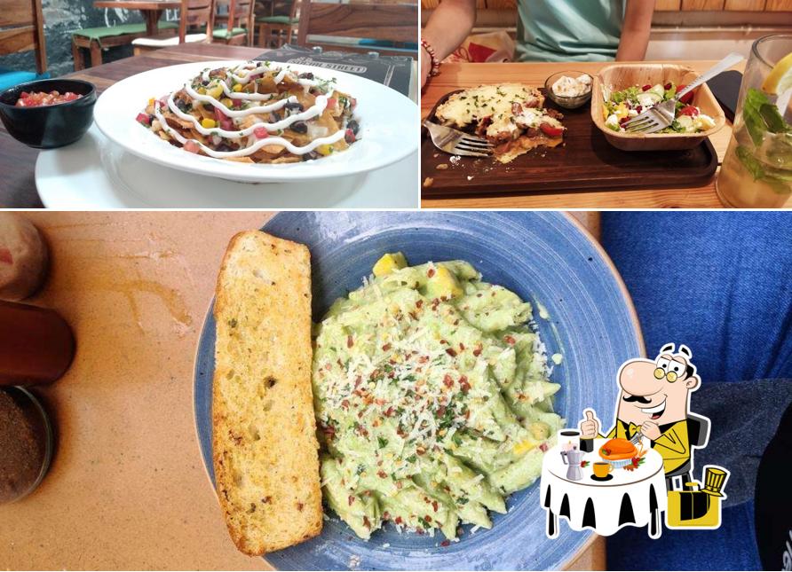 Food at Jugmug Thela