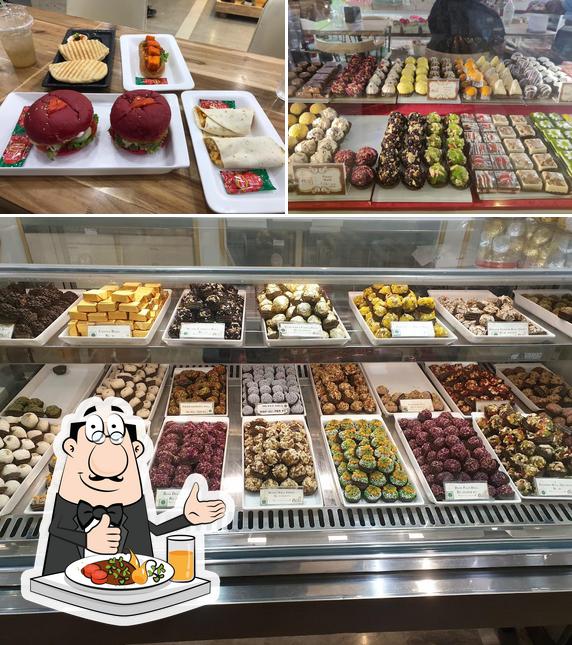 Meals at Oasis Baklawa Saket