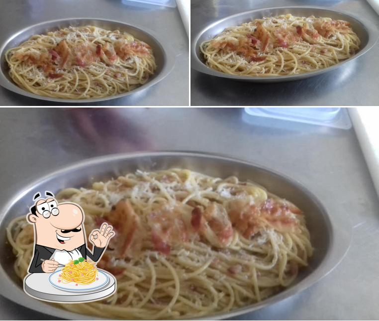 Spaghetti alla carbonara al Ristorante Pizzeria ROMANì