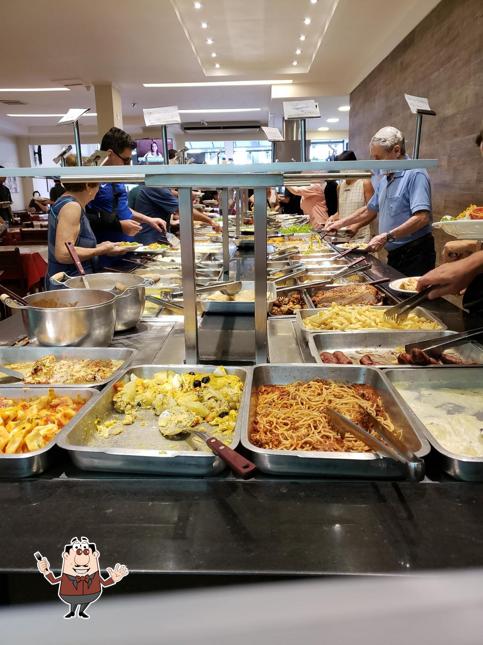 Comida em Restaurante Monte Carlo