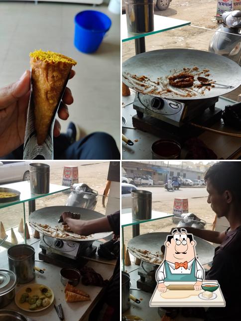 Samosa at Shiv Laheri Bhaji Cone