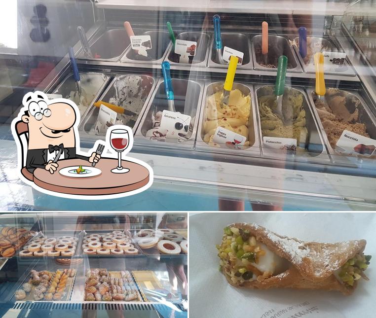 Platti al cocktail bar LaVela