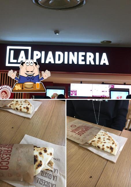 La Piadineria si caratterizza per la cibo e interni