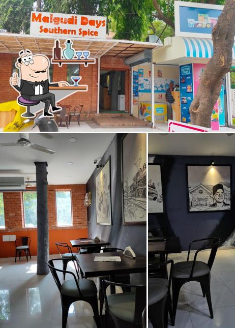 Check out how Malgudi Pizza Heavan looks inside