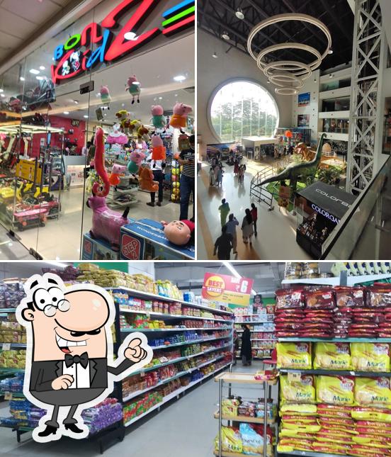 The interior of Magneto The Mall