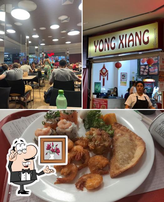 A interior e comida do restaurante