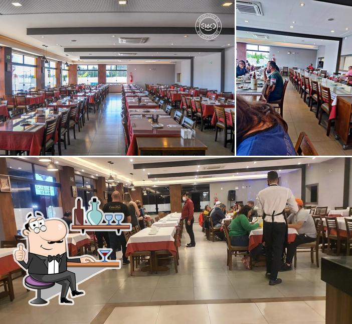 Veja imagens do interior do Fogo e Brasa - Churrascaria e Rodízio