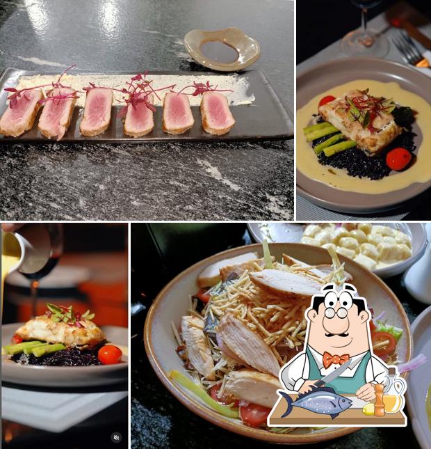 Salmão grelhado em TESSEN Restaurant Lounge