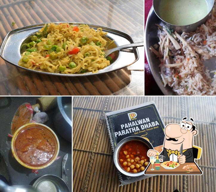 Food at Pahalwan paratha dhabha 
